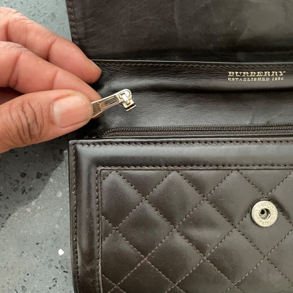 BURBERRY QUILTED LEATHER DARK CHOCOLATE BROWN CONTINENTAL LONG WALLET - Picture 8 of 15